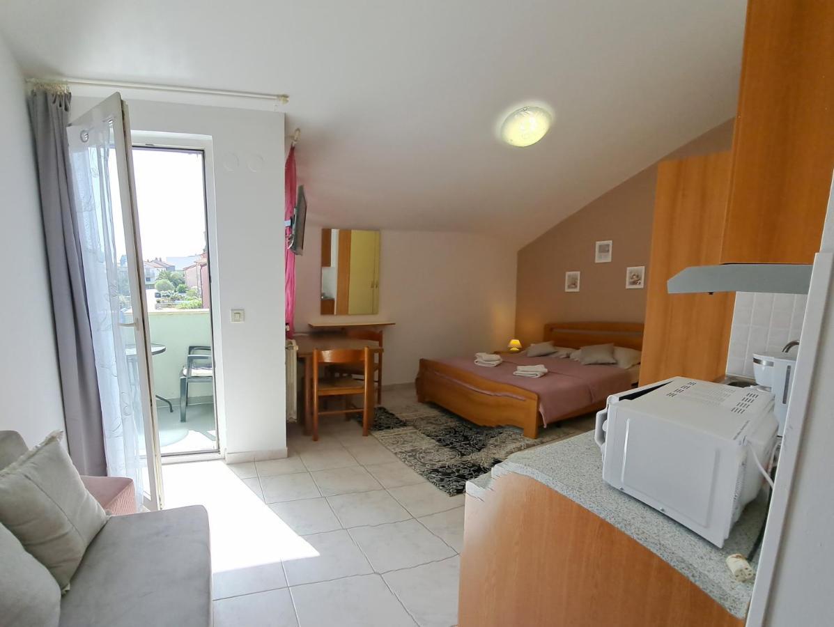 Studio Apartman Olivera 罗维尼 外观 照片