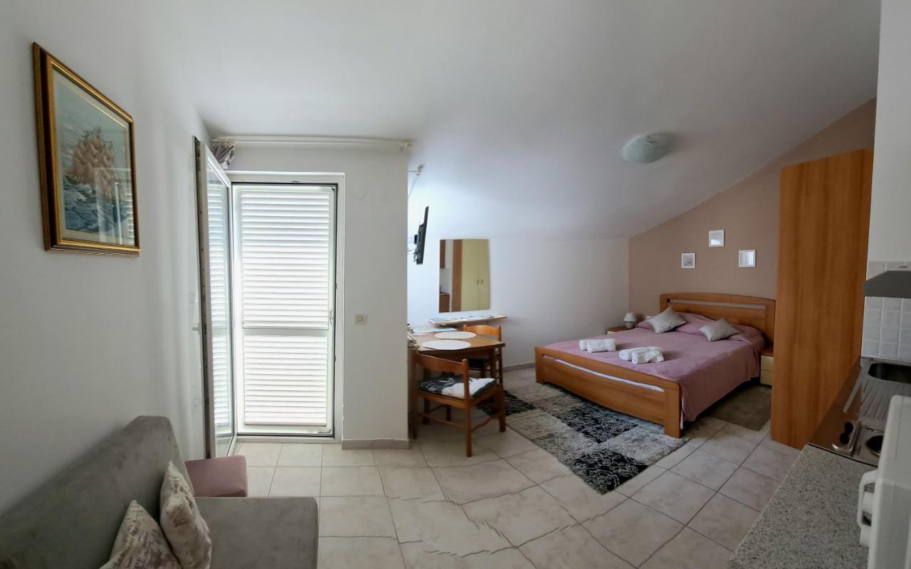 Studio Apartman Olivera 罗维尼 外观 照片